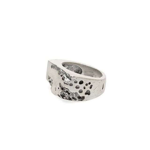 " The sculpture " ring