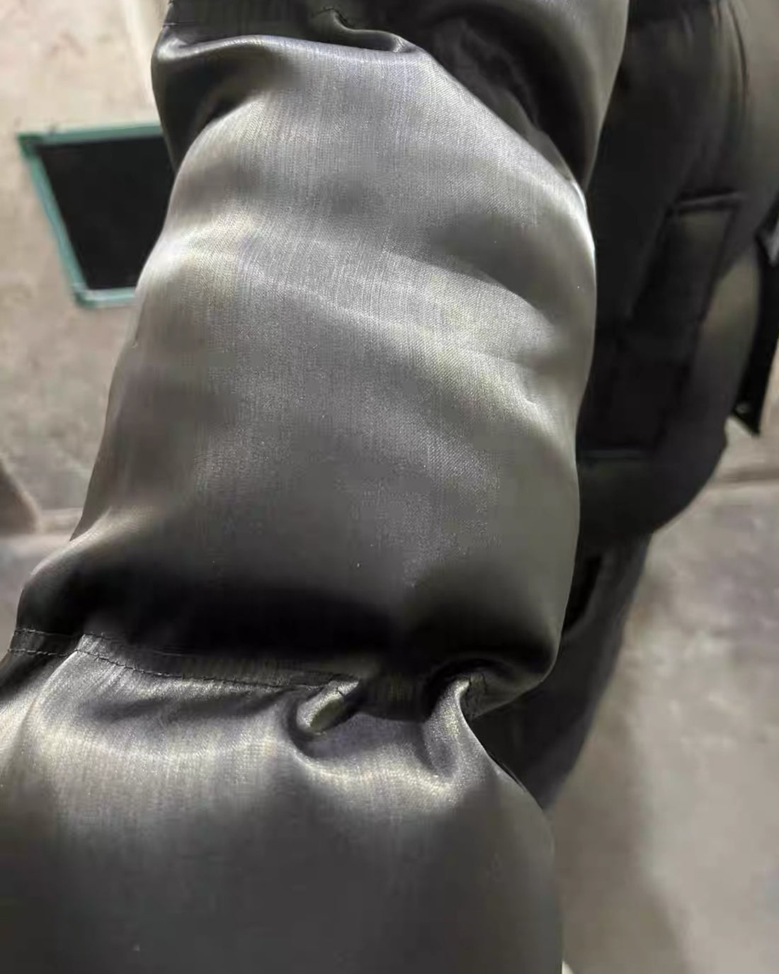 Liquid Metal Puffer – Graphite & Silver